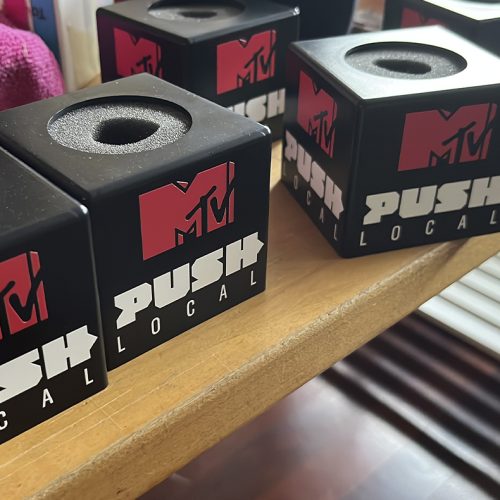 fabricacion-cubo-microfono-mtv